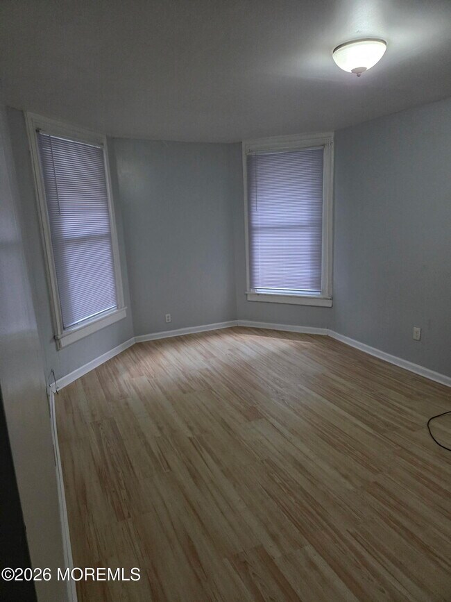 Building Photo - 117 Seaview Ave