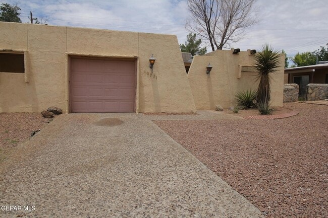 Building Photo - 10711 Ivanhoe Dr