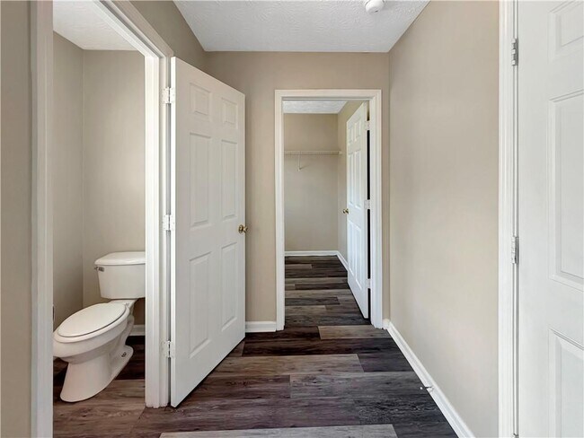 Building Photo - 1210 Skylar Ridge Cir