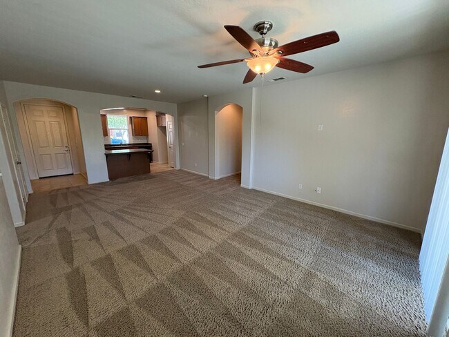 Building Photo - Lovely home available now!