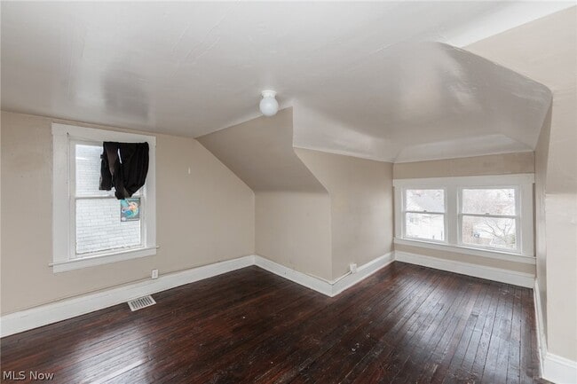 Building Photo - 1446 Hopkins Ave