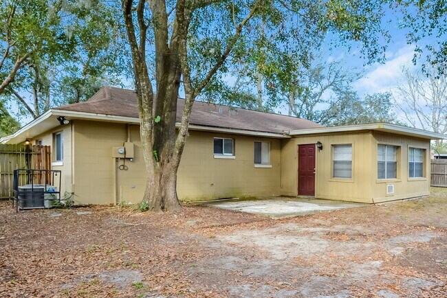 Building Photo - 608 Pheasant Ave