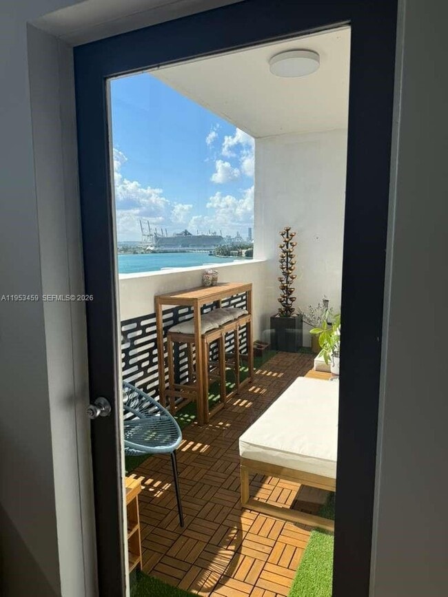 Building Photo - 800 West Ave