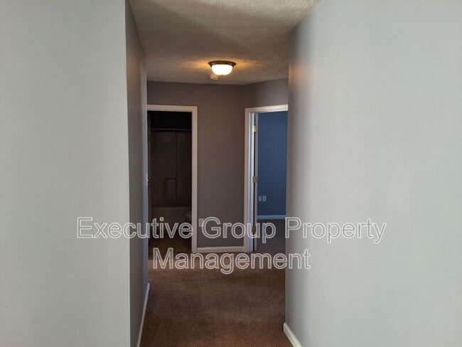 Building Photo - 101 Naples Ct