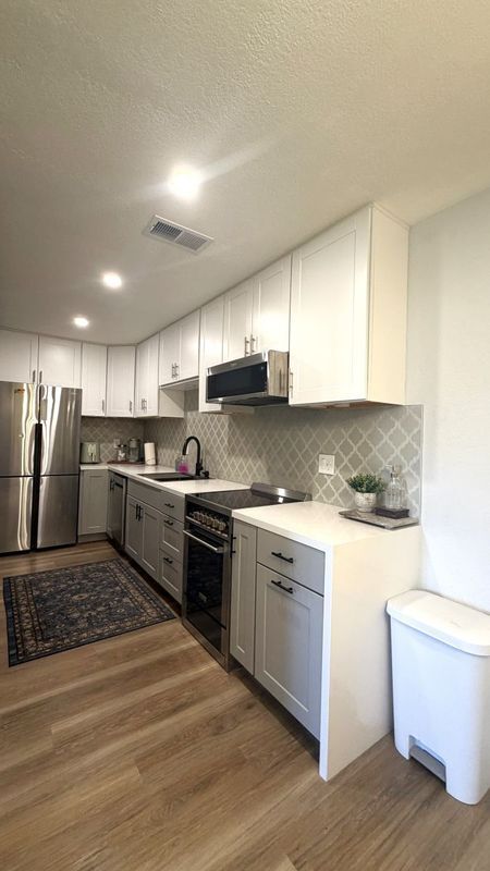 Building Photo - 2801 N Los Felices Rd
