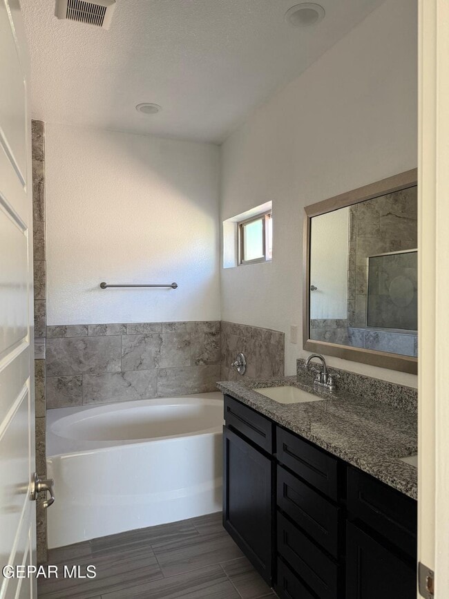 Building Photo - 11565 Leonor Duran St