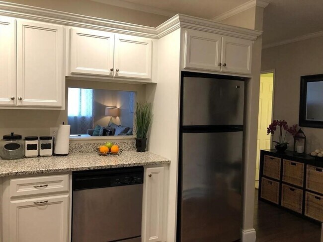 Building Photo - 65 Milliken Ave