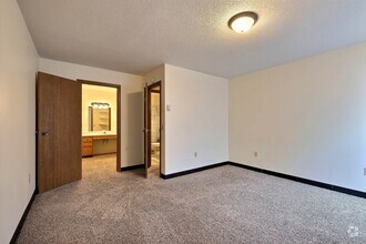 Fargo, ND Prairiewood Meadows | Bedroom - Prairiewood Meadows