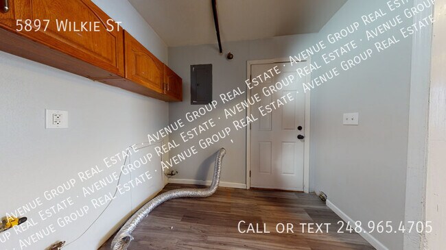 Building Photo - 5897 Wilkie St