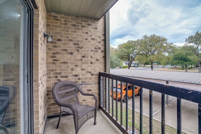 Building Photo - 8888 Tallwood Dr