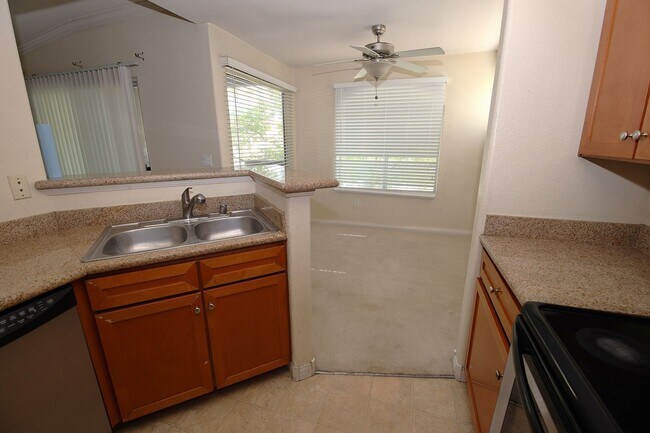 Building Photo - COZY 2BR 2BA UNIT IN BORGATA CONDOMINIUMS ...
