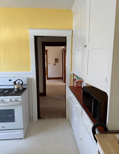 Building Photo - 40 Bennett Ave