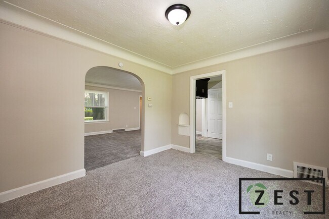Building Photo - BEAUTIFUL 3 BD 1.5 BATH HOME!