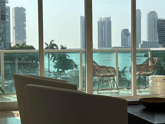 Building Photo - 3340 NE 190th St