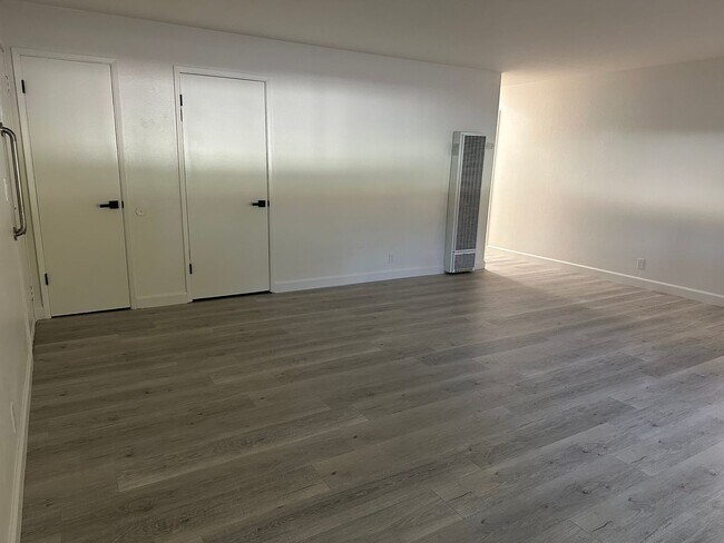 Building Photo - 5200 Snow Dr