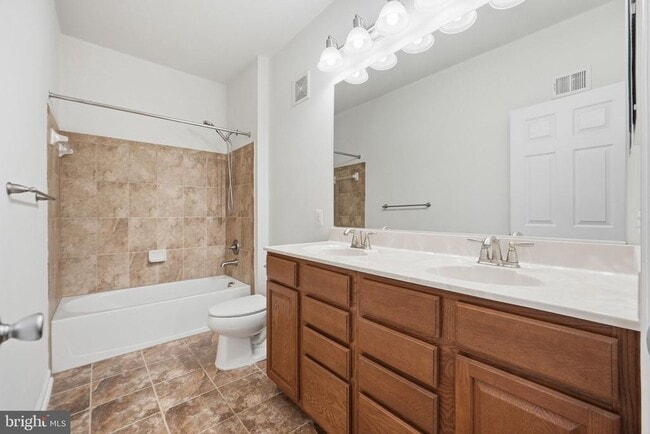 Building Photo - 43849 Kingston Station Terrace