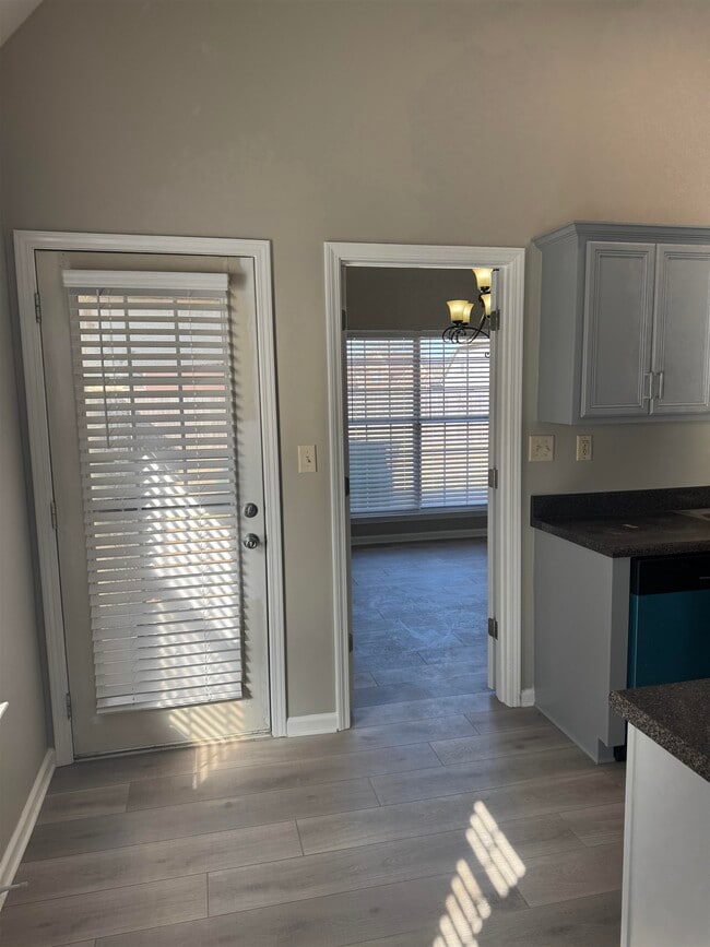 Building Photo - 4929 Whitfall Cove S