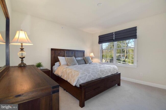 Building Photo - 71 Creekview Ln