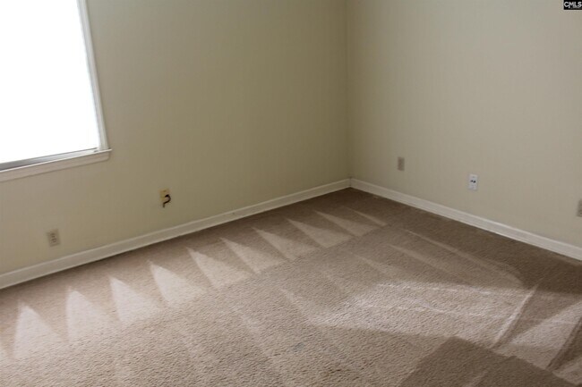 Building Photo - 107 Walden Ct