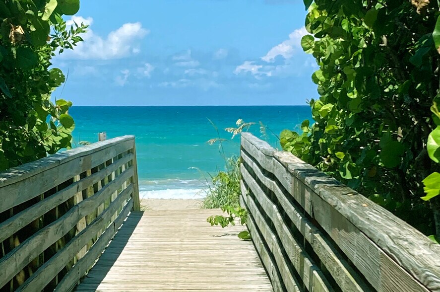 Beach Access - 458 SE Doat St