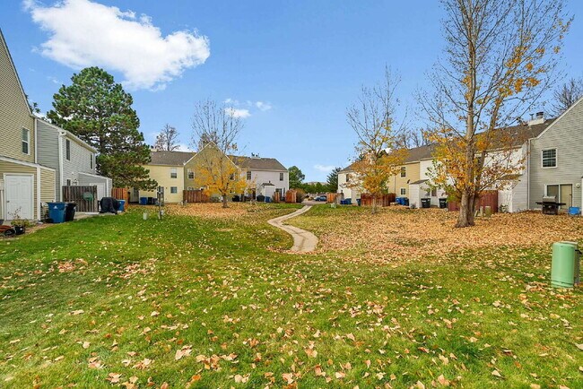 Building Photo - $1,700, 1 bed, 1 bath, located in Lakewood.