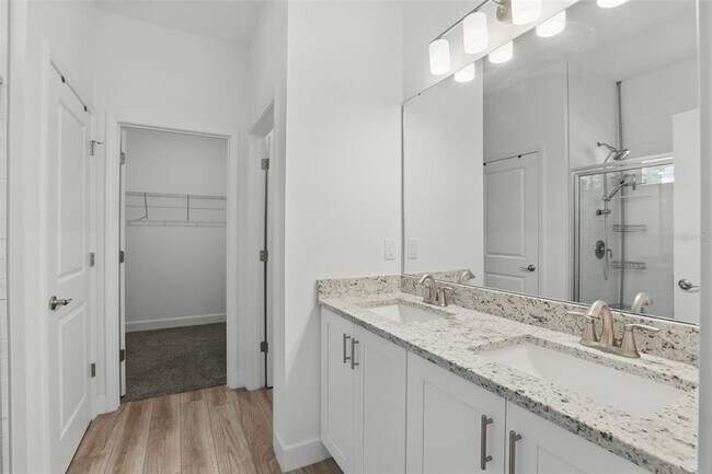 Building Photo - 851 W 24th Pl