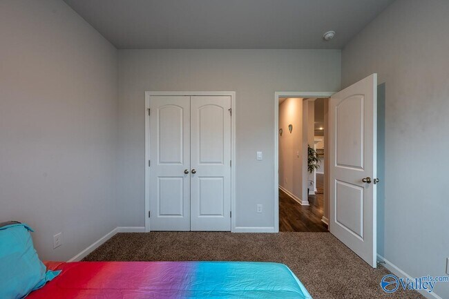 Building Photo - 331 Jackson Pt Cir