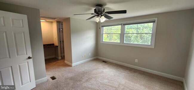 Building Photo - 13592 Bentley Cir