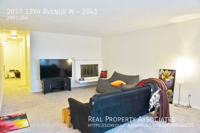 Building Photo - 2037 13th Ave W