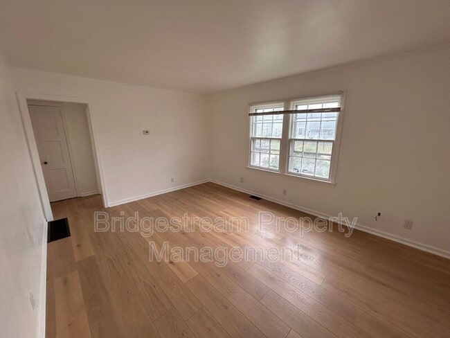 Building Photo - 2152 Meriline Ave