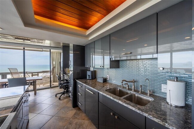 Building Photo - 5400 Ocean Blvd