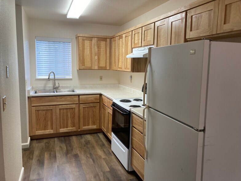 Primary Photo - 236 2nd Ave