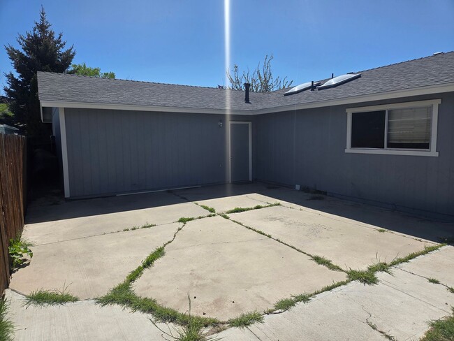 Building Photo - Pet-Friendly 3BR Home in Carson City with Yard & Modern Updates