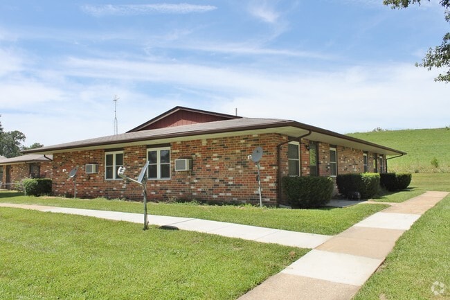 Building Photo - Missouri Hills Apartments **WAIT LIST**