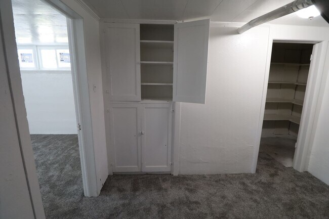 Building Photo - Reduced price