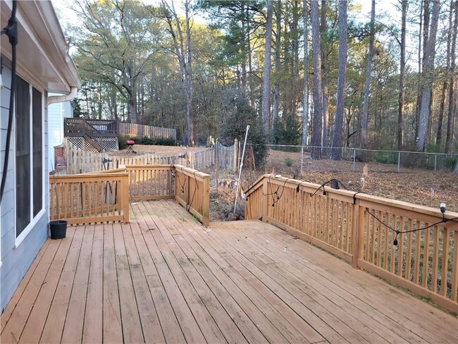 Building Photo - 2990 Riverbend Dr