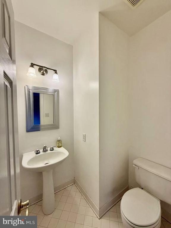 Building Photo - 13772 Lambertina Pl