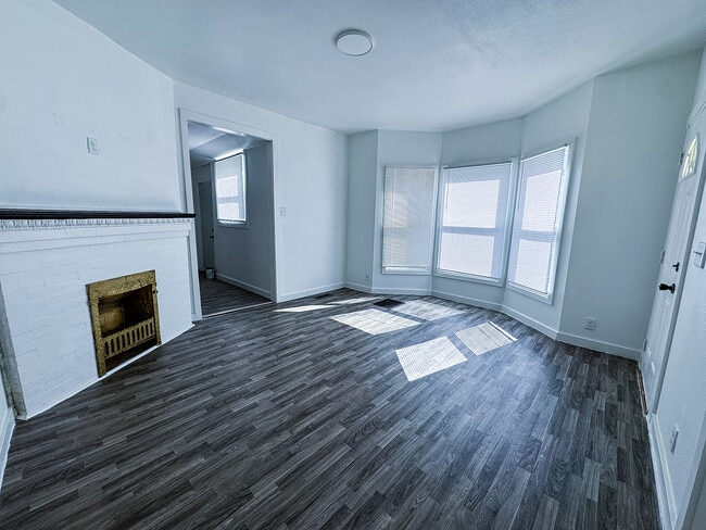 Building Photo - 1106 Portage Ave