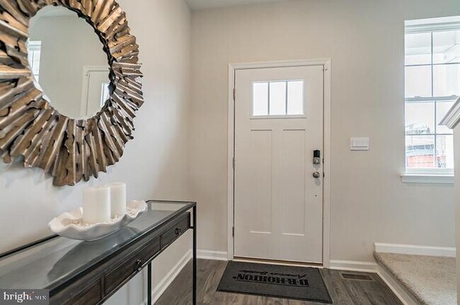 Building Photo - 1128 Meadowlark Dr