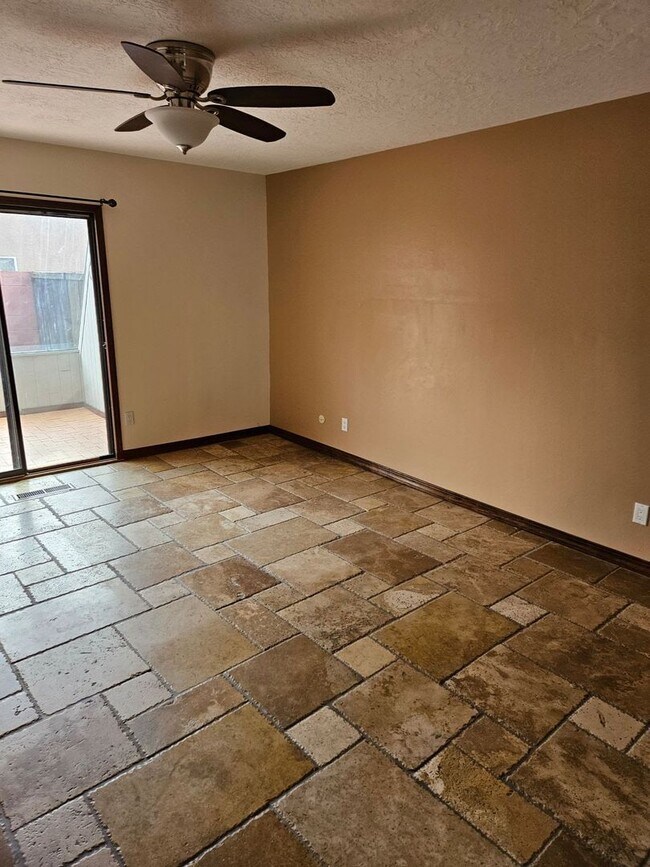 Building Photo - Energy Efficient 4 bed Home in Foothills