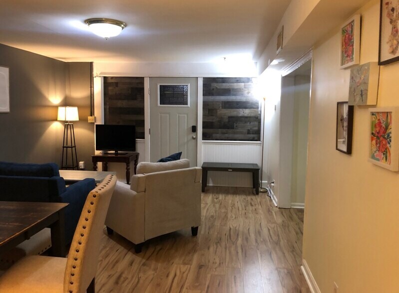 Building Photo - 8 Battery Dr