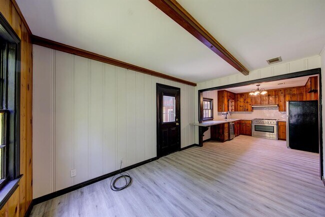 Building Photo - 5233 Brinkman St