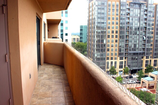 Building Photo - 1301 N Courthouse Rd