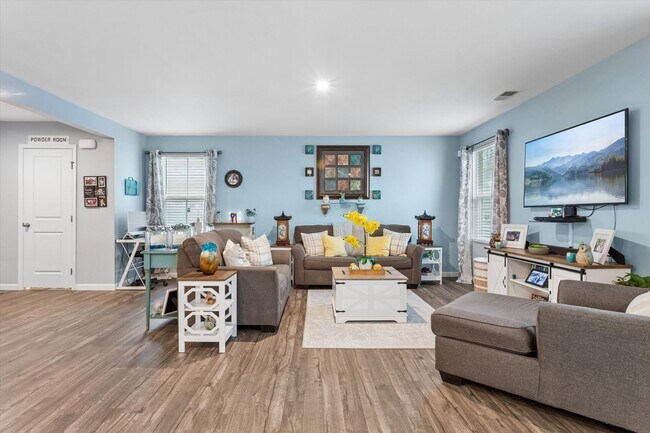 Building Photo - 4 Bedroom / 2.5 Bathroom - Marquis Hills