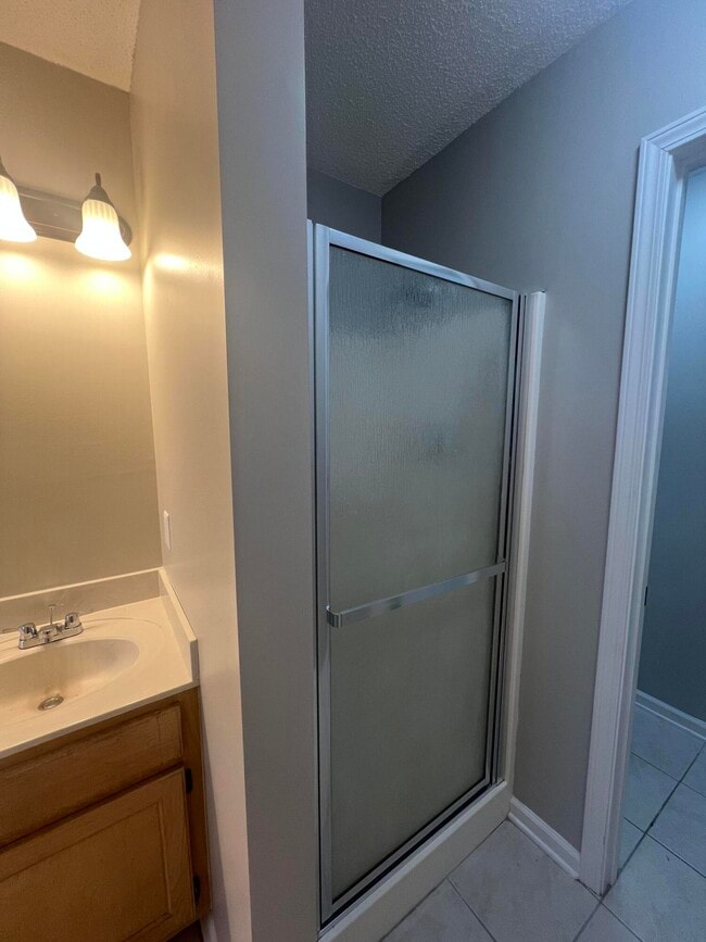 Building Photo - 1240 Inabinet Dr