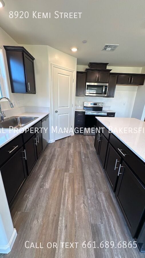 Building Photo - 8920 Kemi St