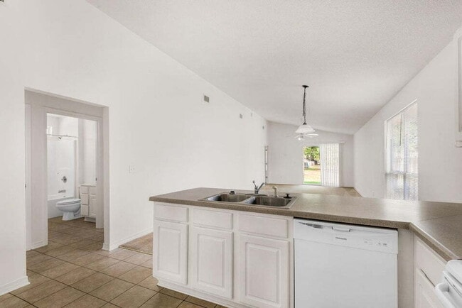 Building Photo - "Charming 3-Bedroom Home in Shalimar!"