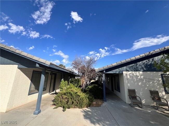 Building Photo - 1441 Star Rd