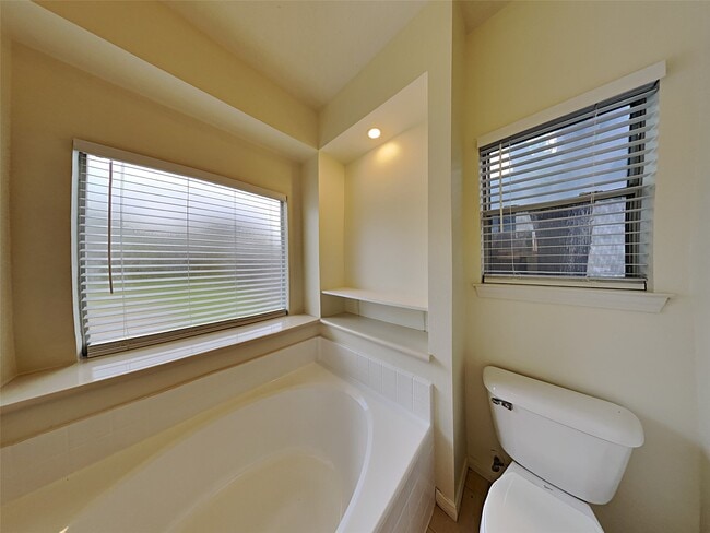 Building Photo - 534 Starkstone Ct