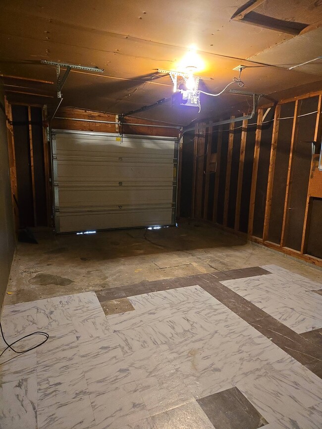 Building Photo - 3111 Pawnee Dr